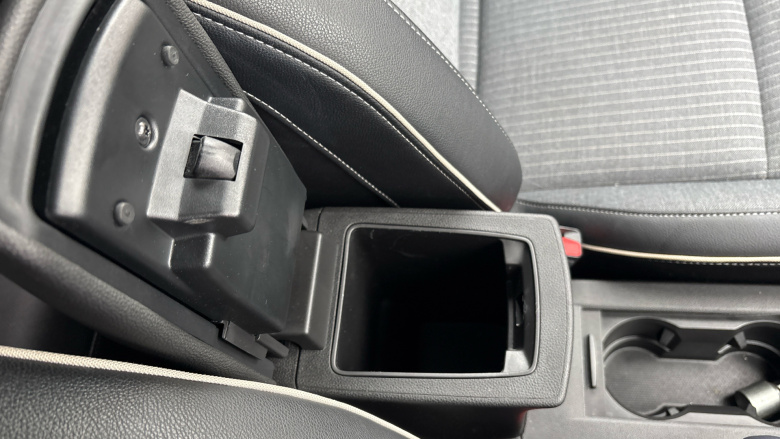 Renault Clio 1.6 E-TECH Hybrid 140 Lutecia SE 5dr Auto Hybrid Hatchback